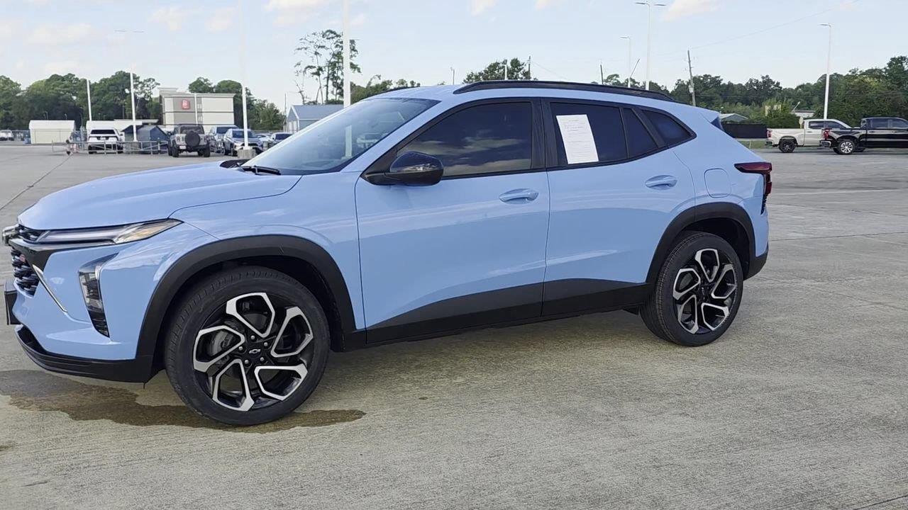 2024 Chevrolet Trax photo 4 of 24