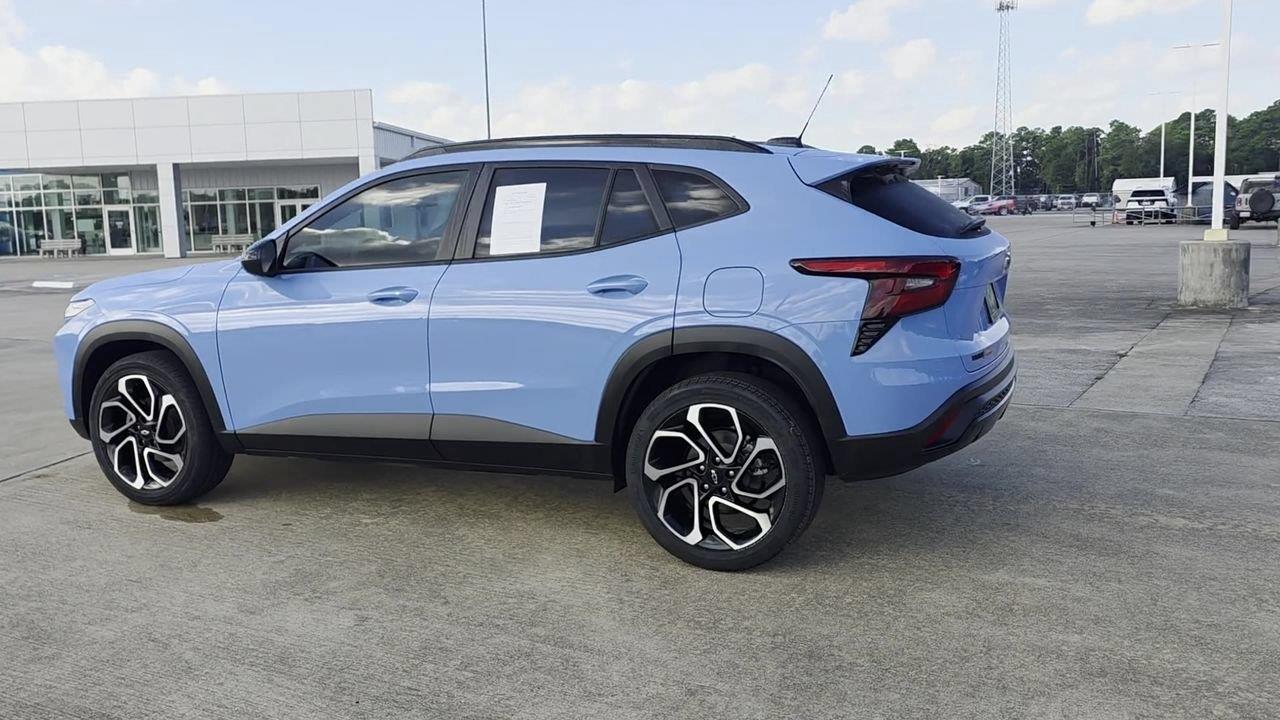 2024 Chevrolet Trax photo 6 of 24