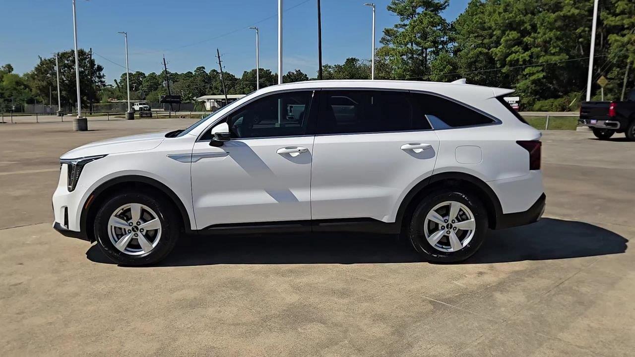 2024 Kia Sorento photo 5 of 24