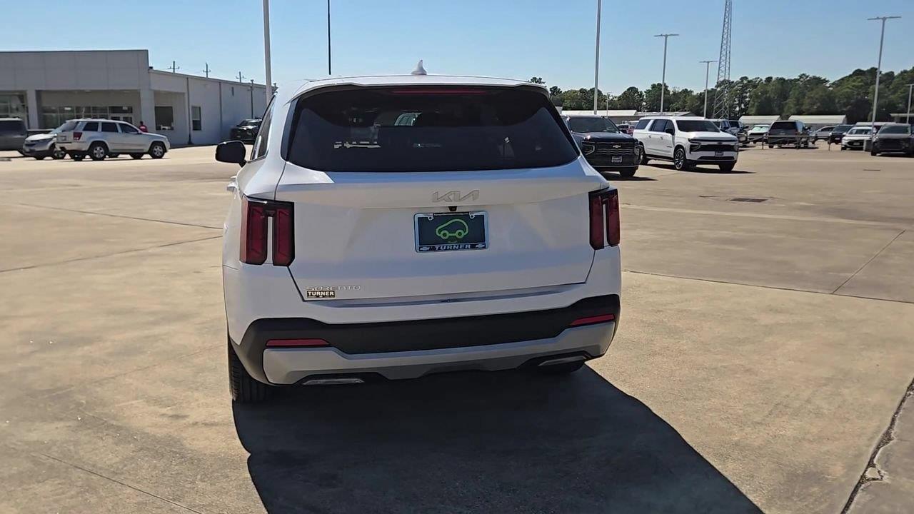 2024 Kia Sorento photo 7 of 24