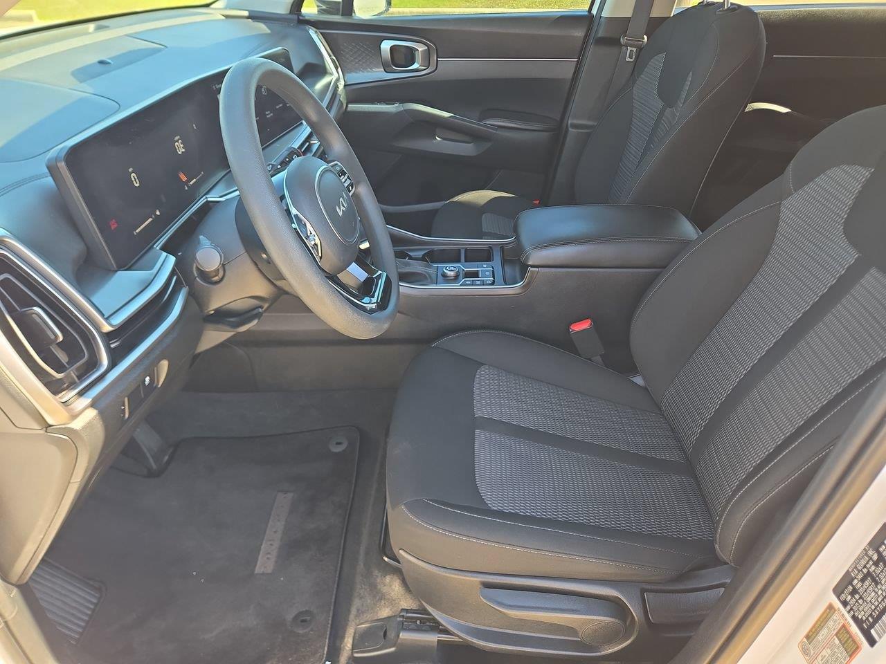 2024 Kia Sorento photo 11 of 24