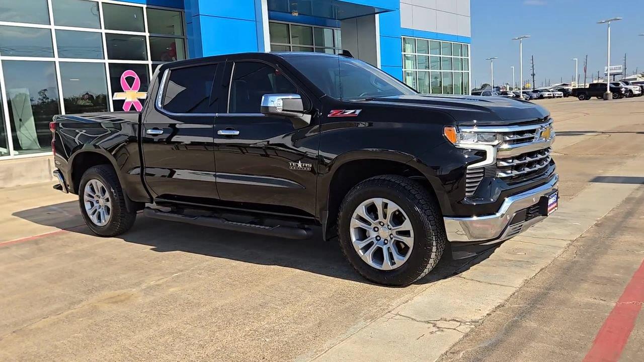 2025 Chevrolet Silverado 1500 photo 2 of 26