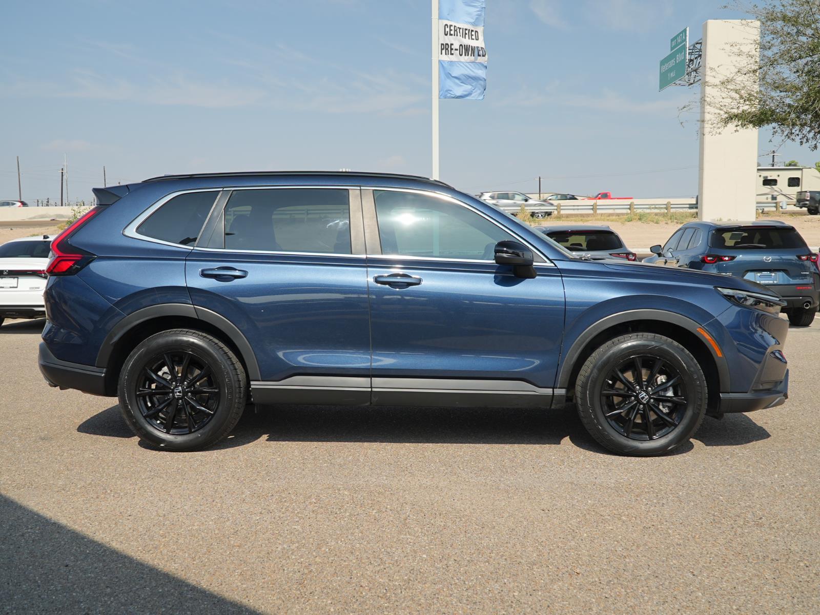 View vehicle photo 4