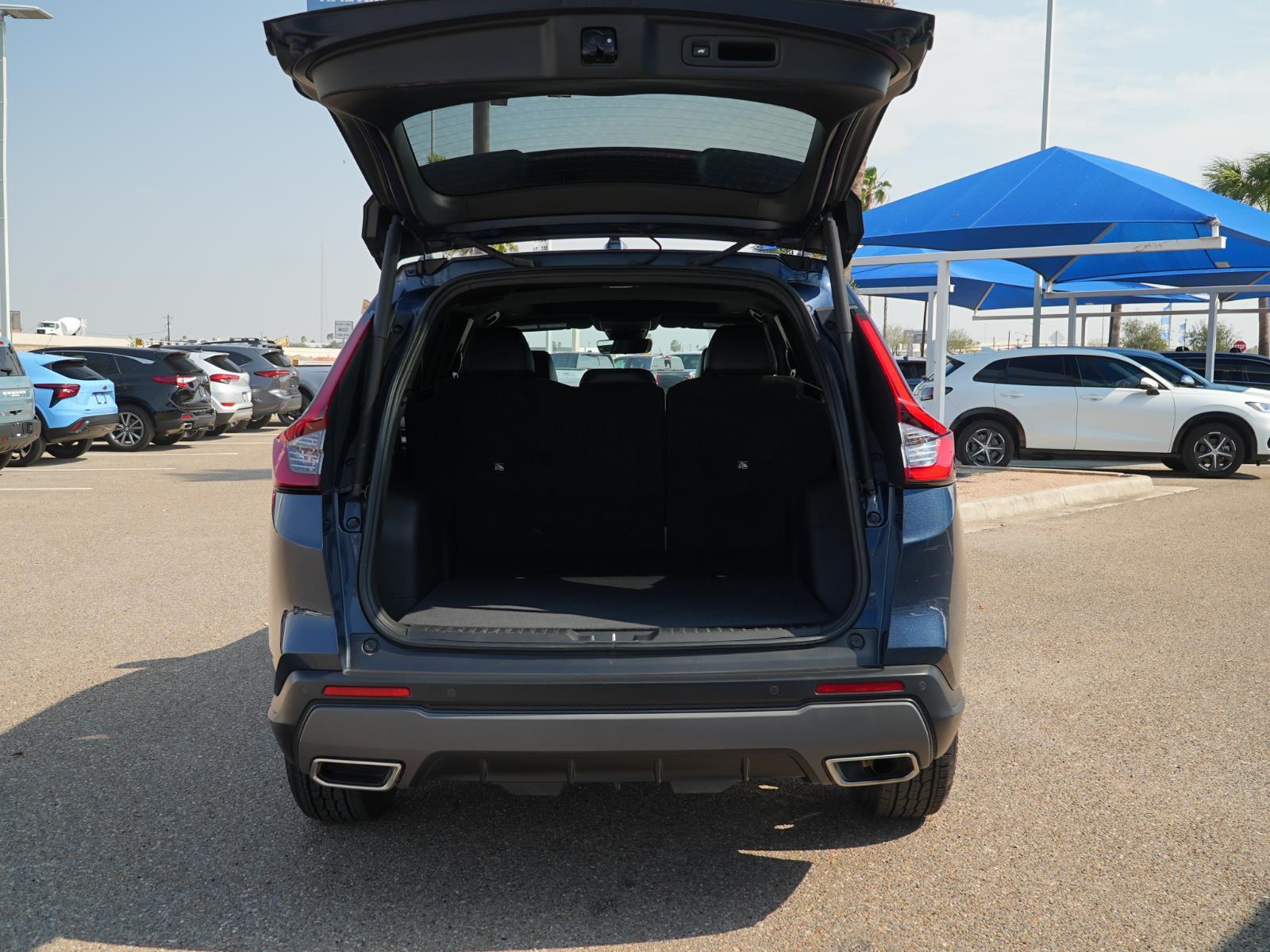 View vehicle photo 7