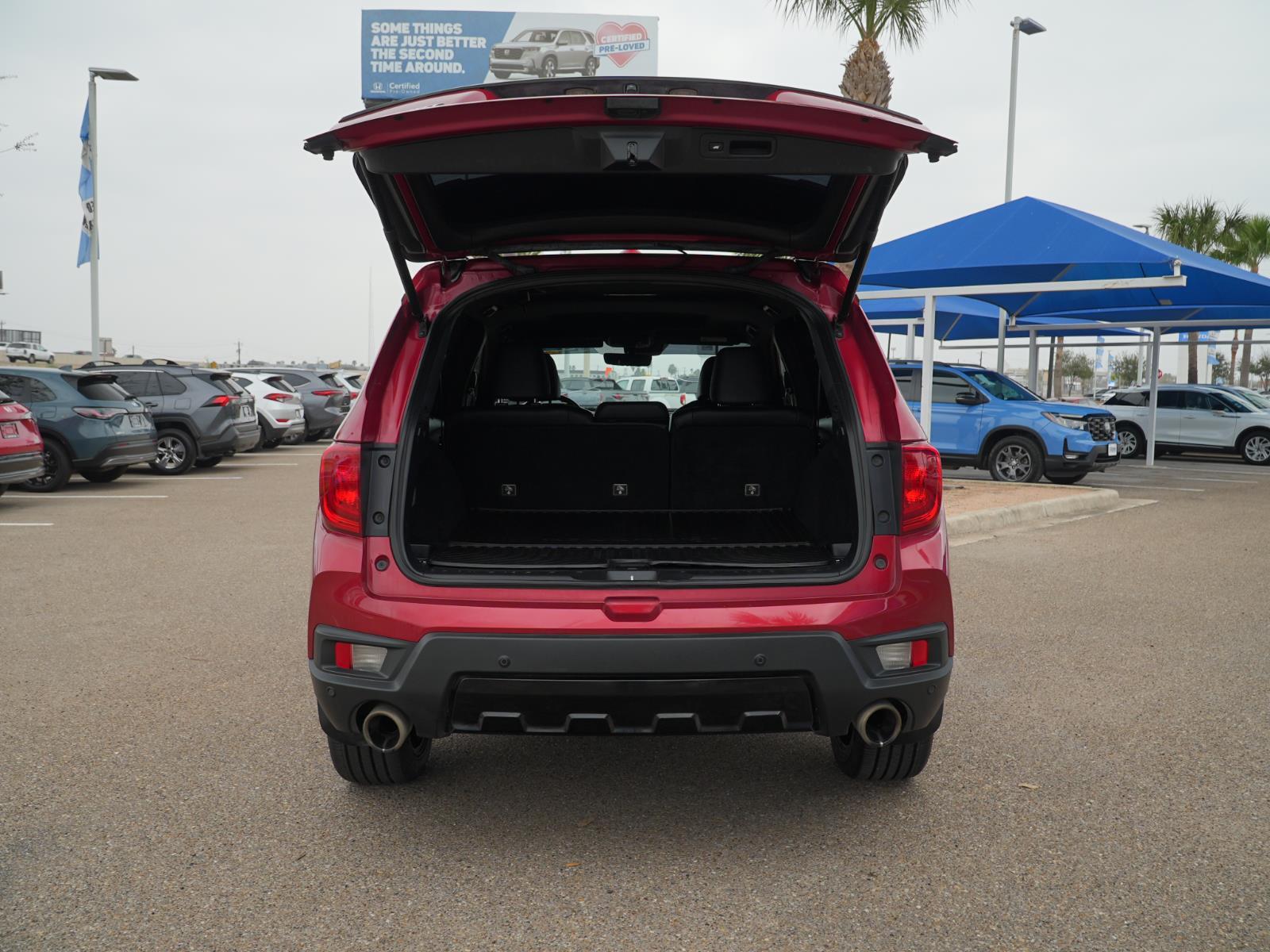 View vehicle photo 7