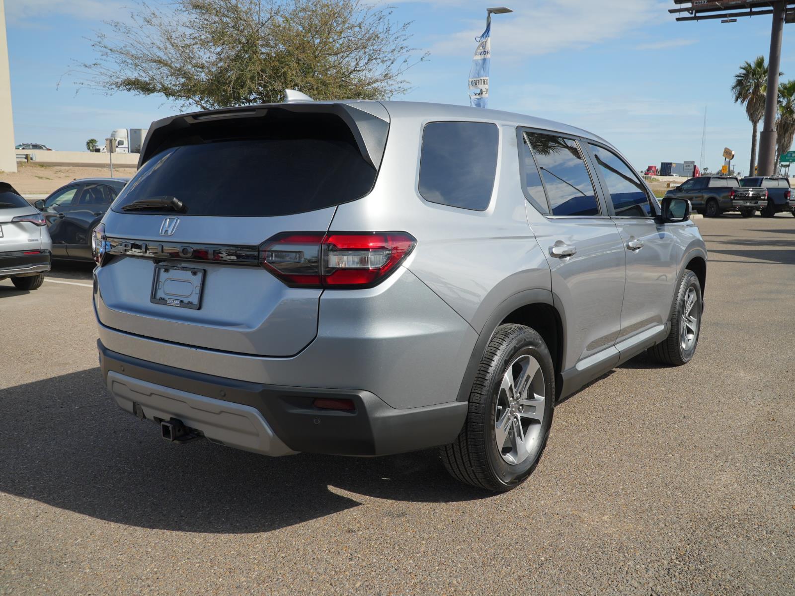 View vehicle photo 5