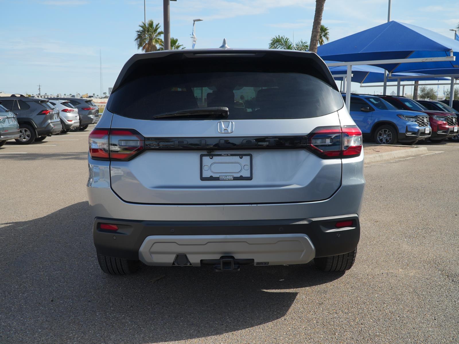 View vehicle photo 6