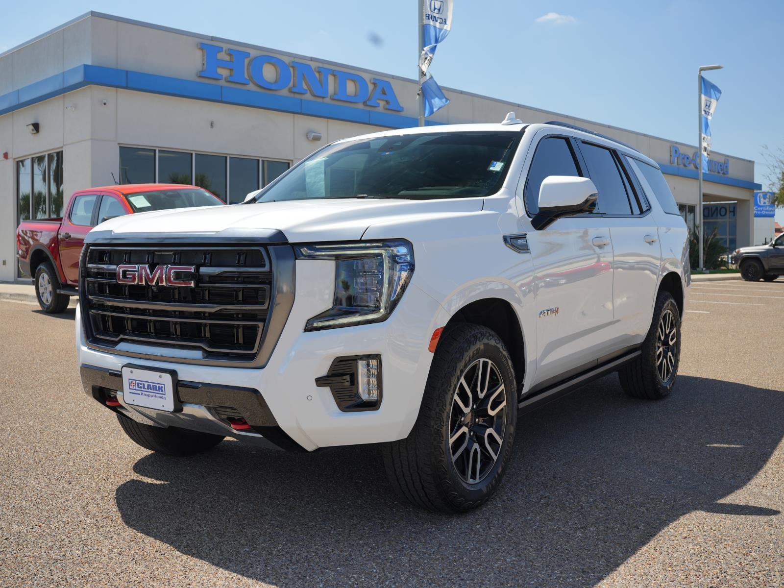 Summit White 2024 GMC Yukon AT4 4WD SUV / Crossover Four-Wheel Drive Automatic