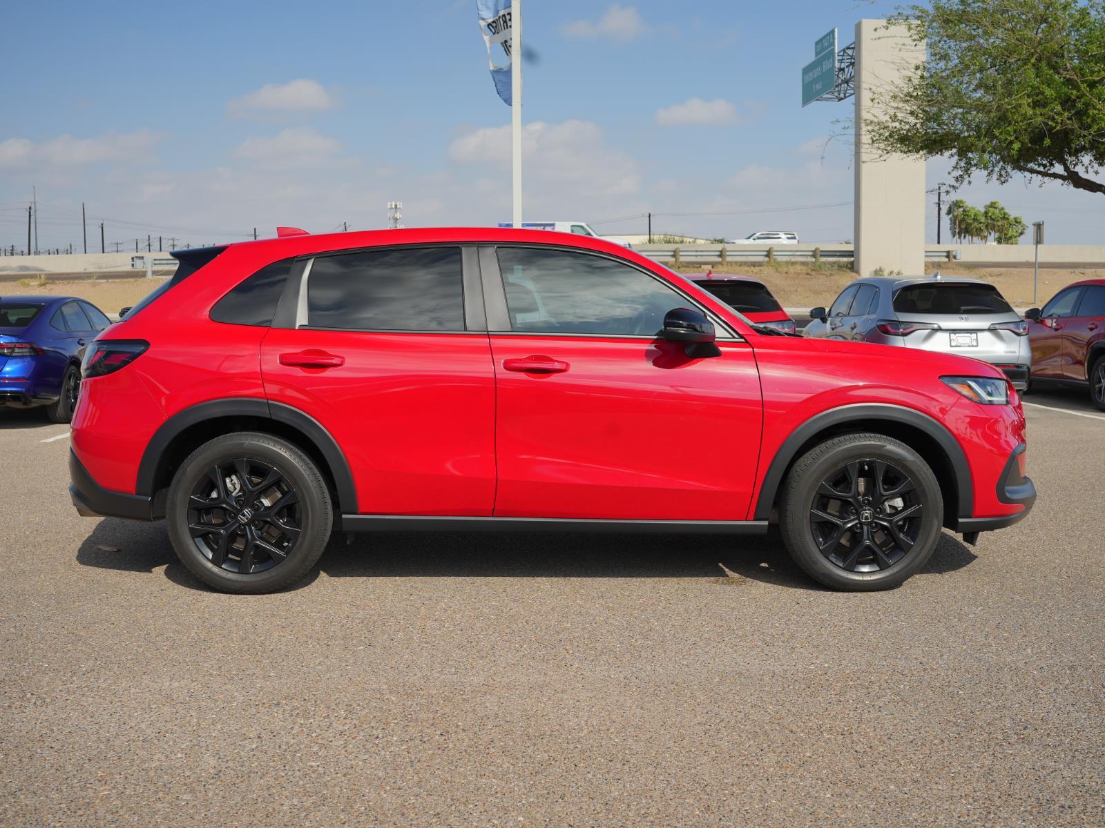 View vehicle photo 4