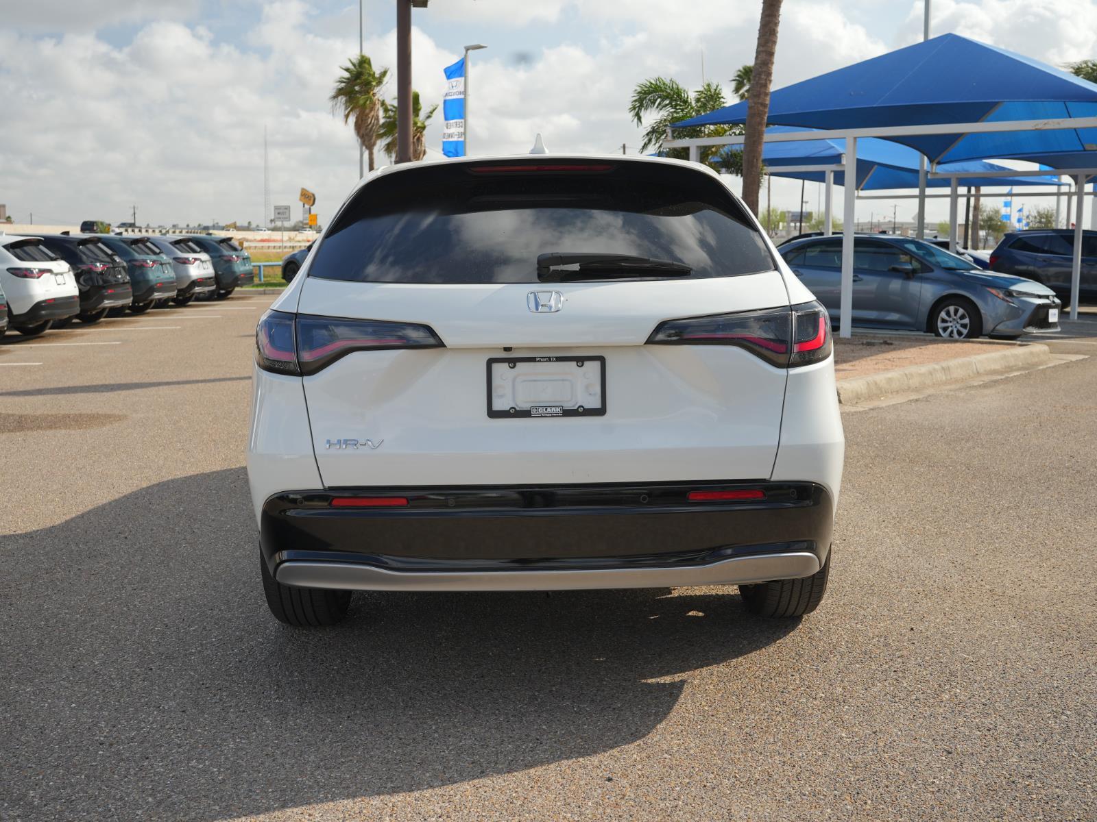 View vehicle photo 6