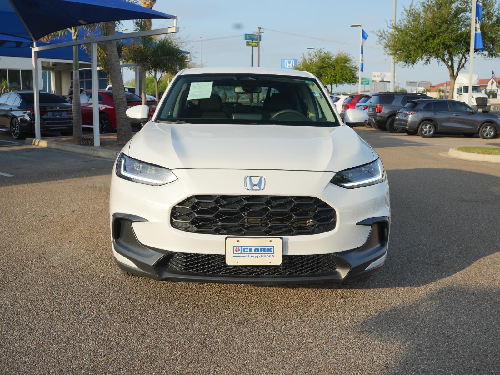 View vehicle photo 2