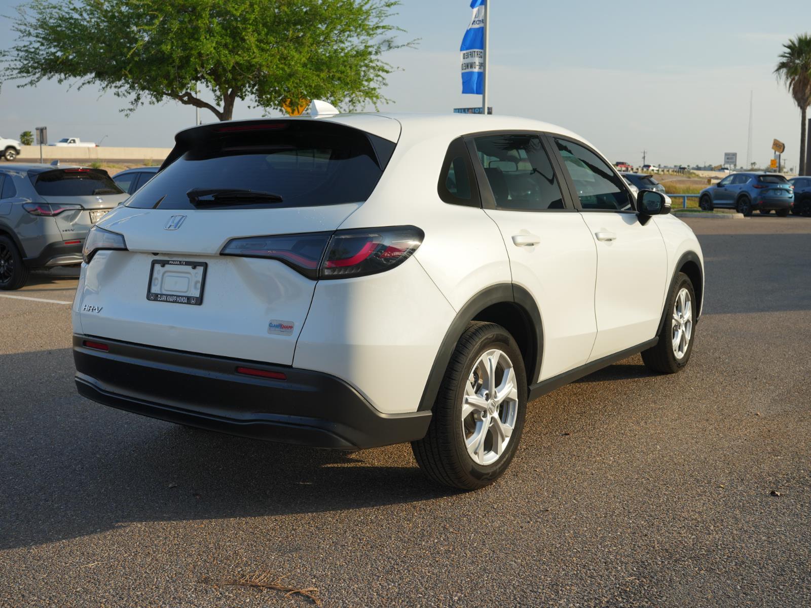 View vehicle photo 5