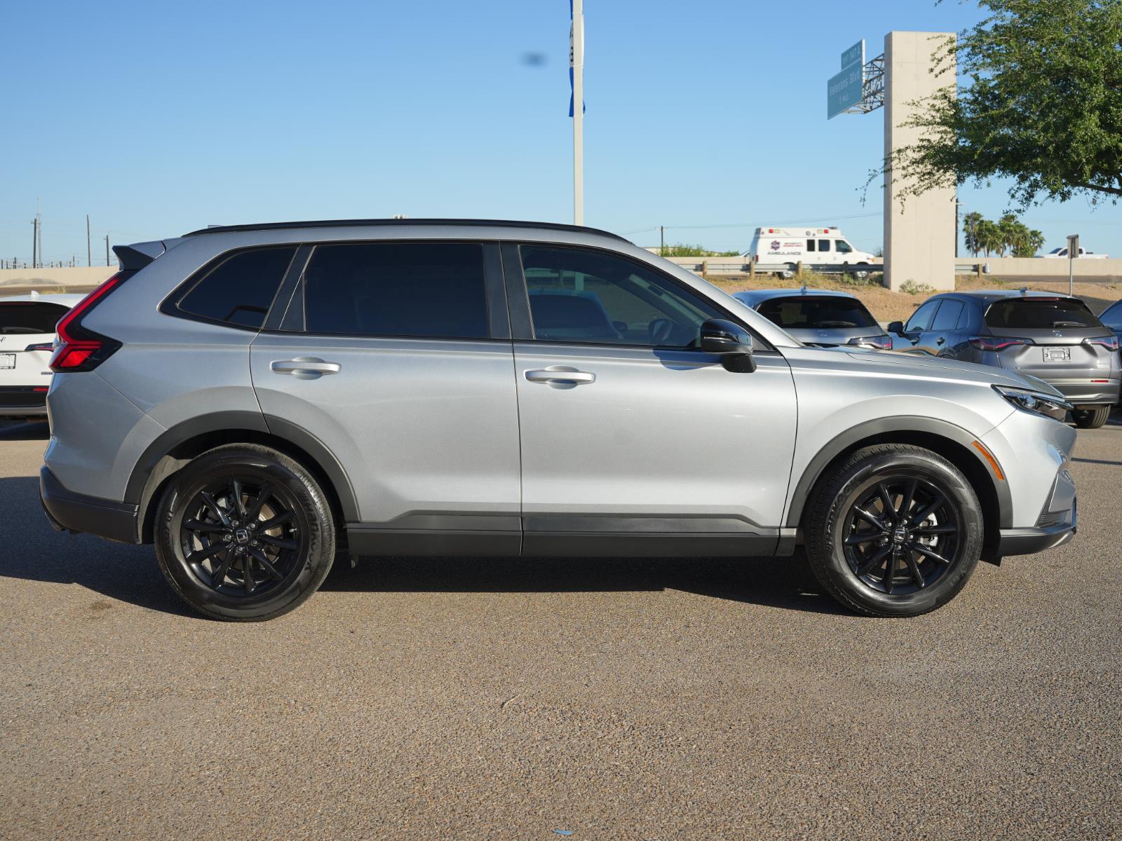 View vehicle photo 4