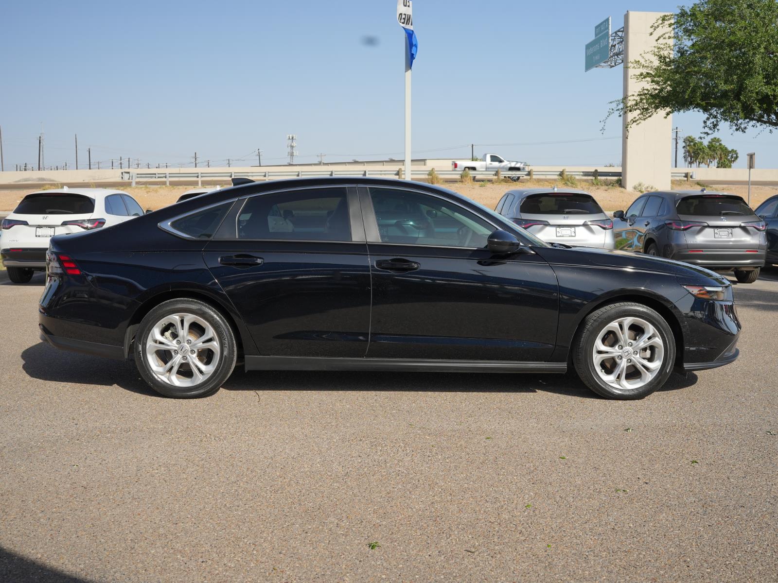 View vehicle photo 4