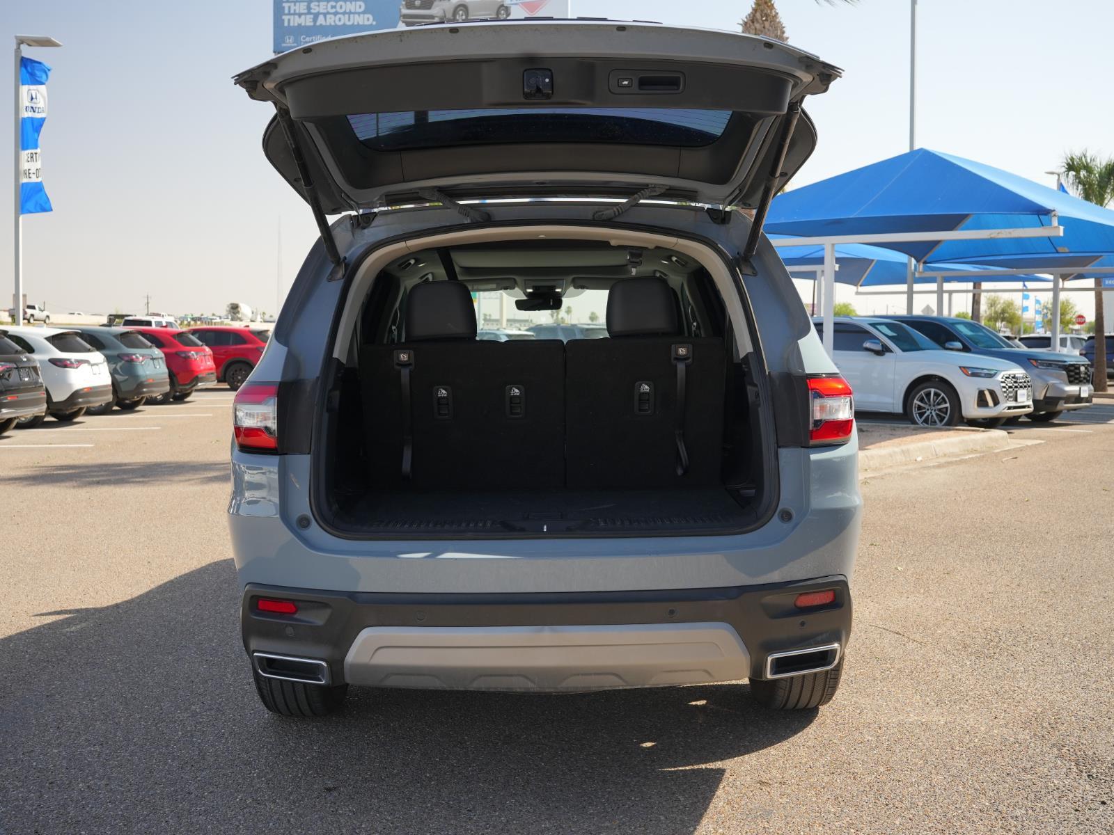 View vehicle photo 7