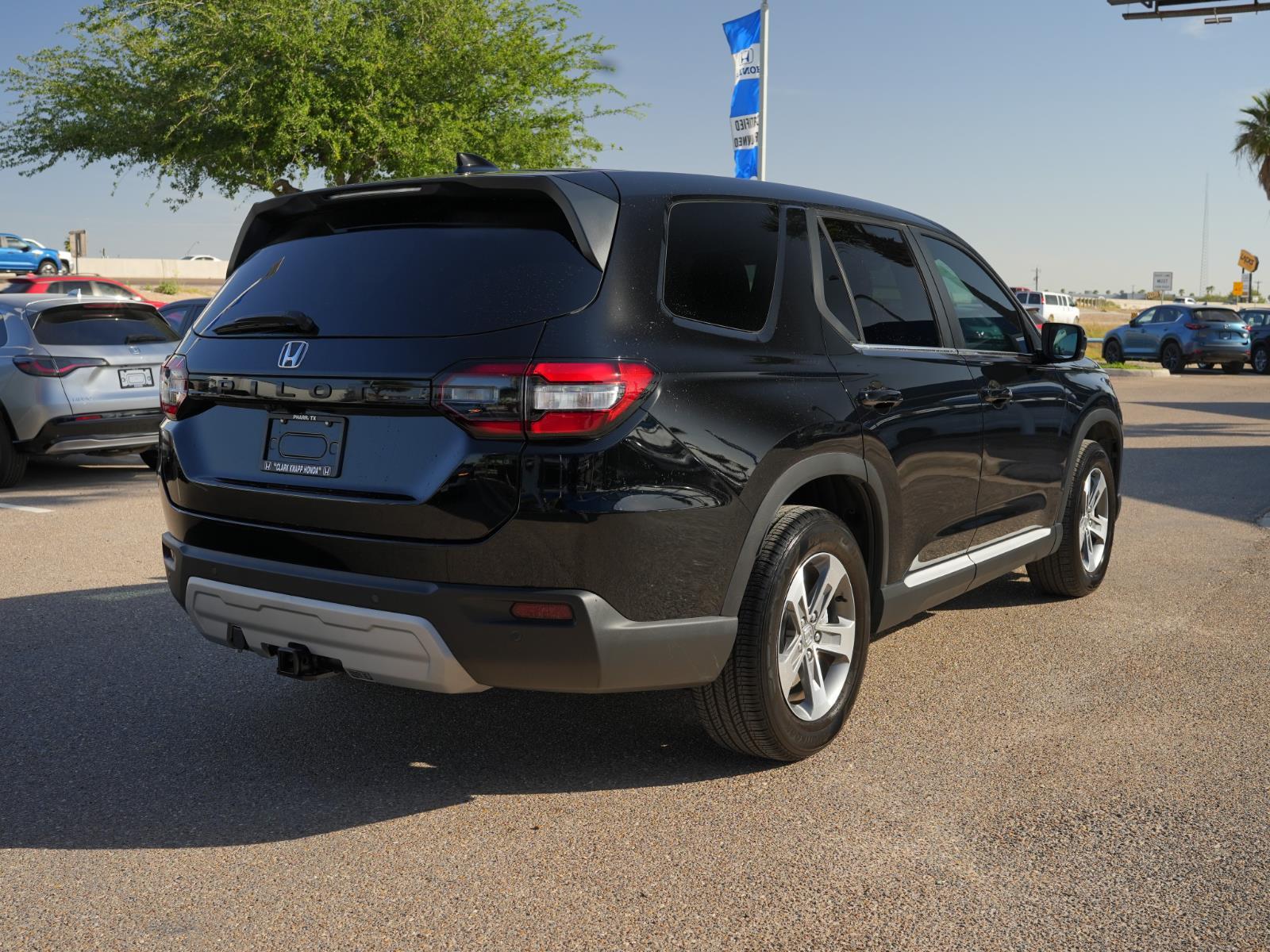 View vehicle photo 5