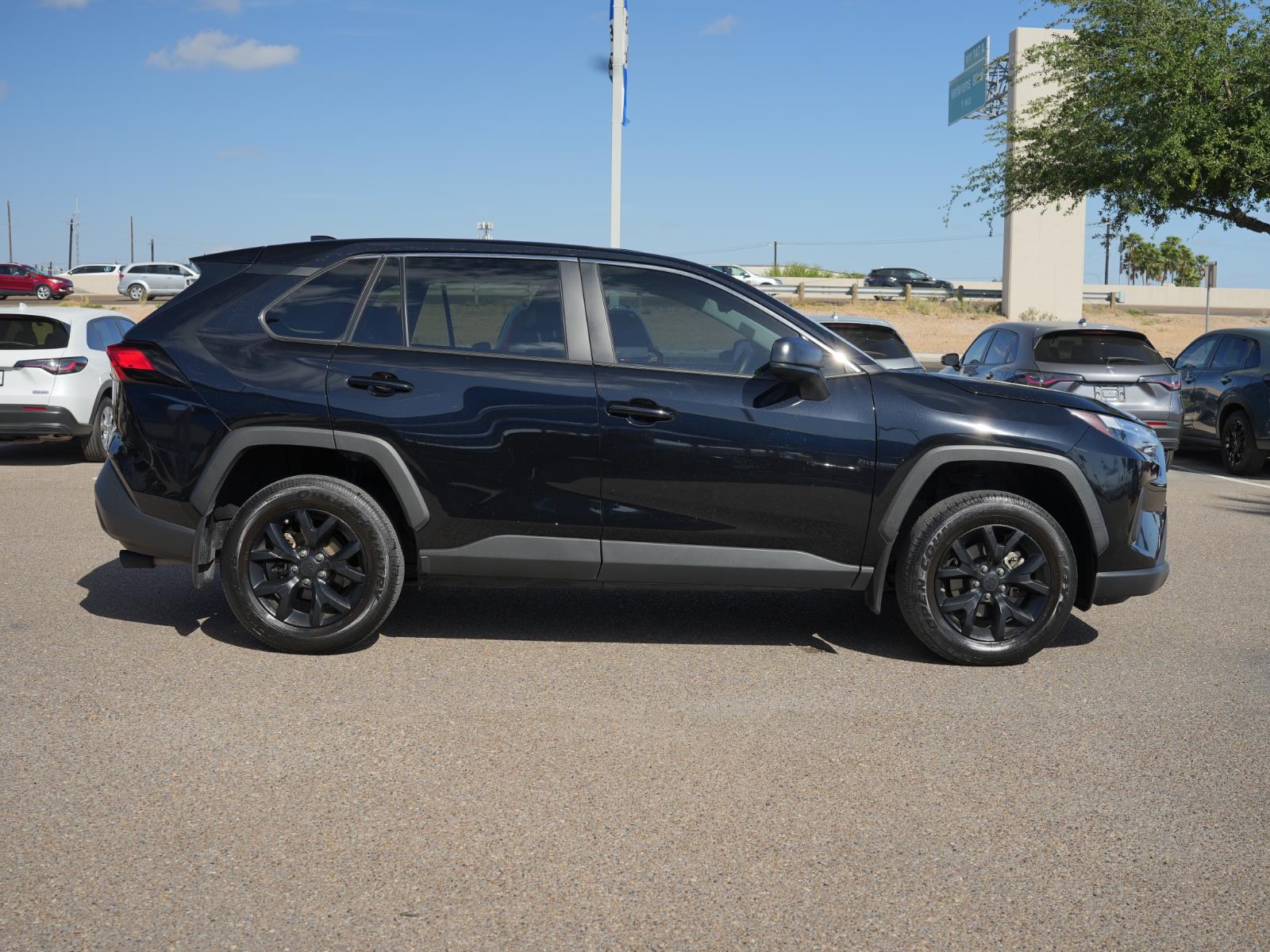 View vehicle photo 4