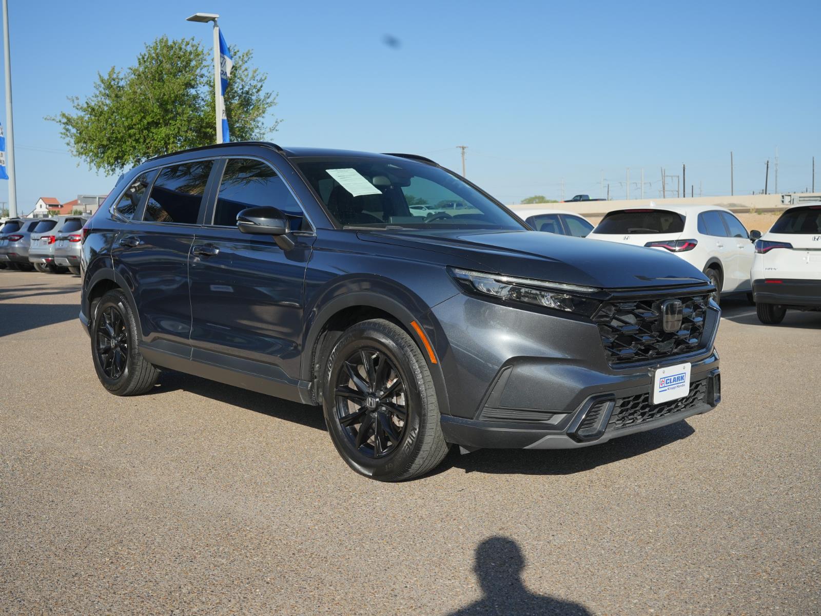 View vehicle photo 3