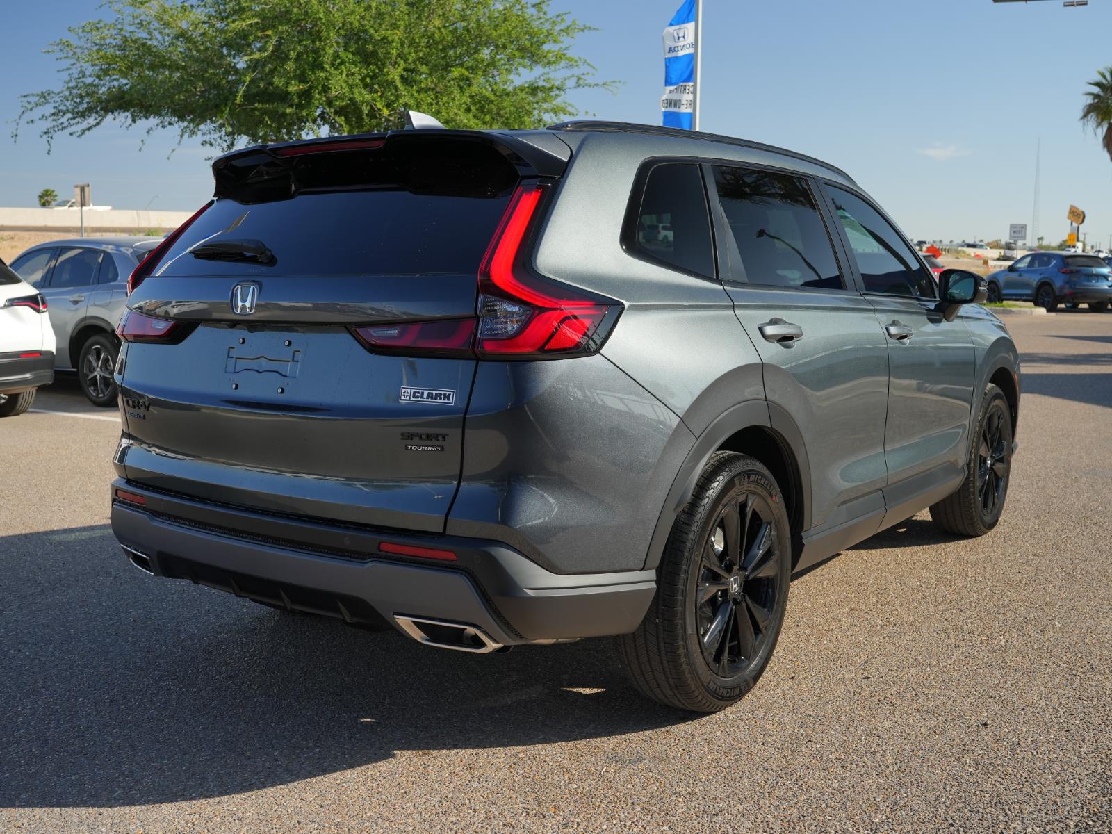 View vehicle photo 5