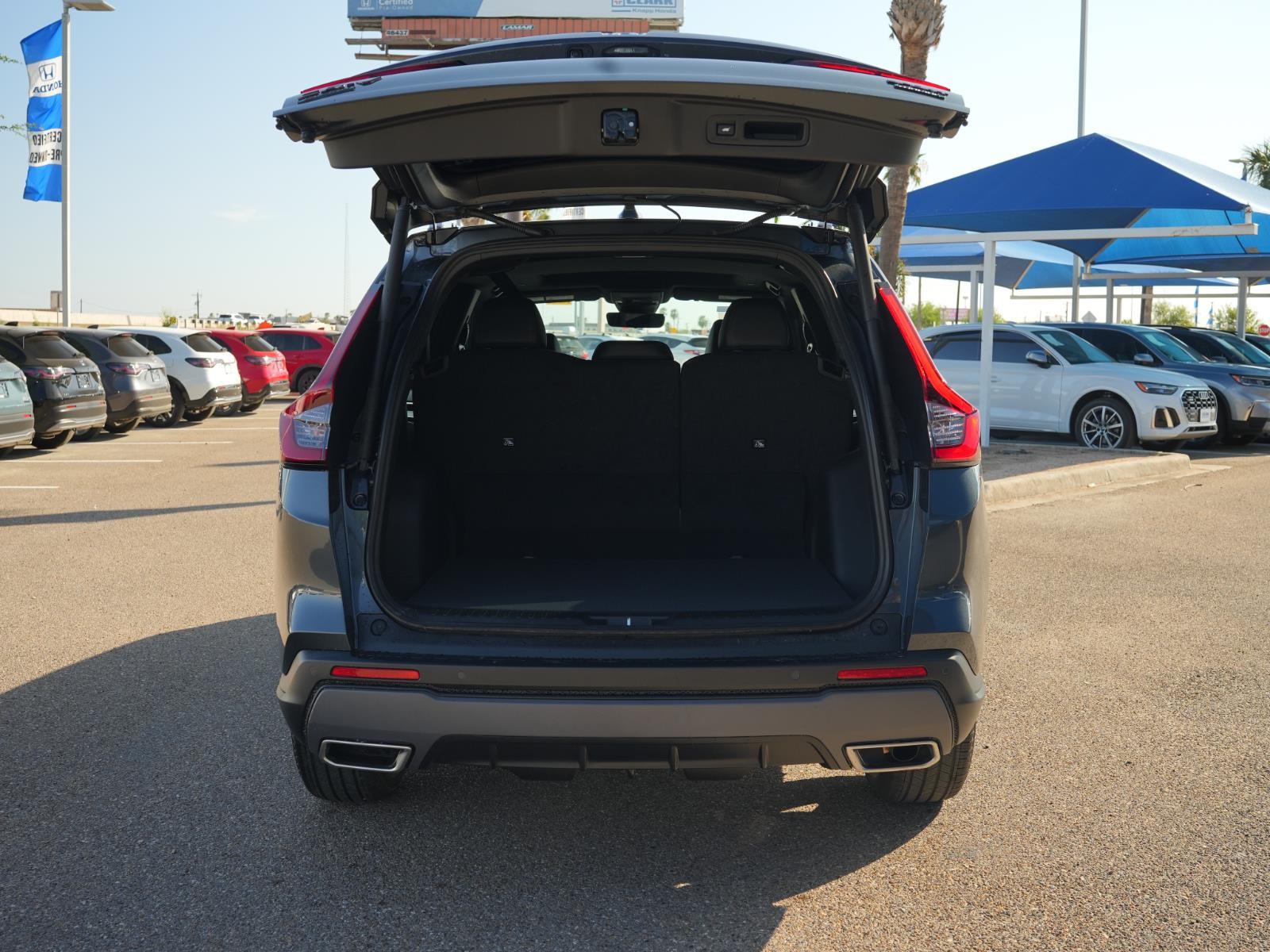 View vehicle photo 7