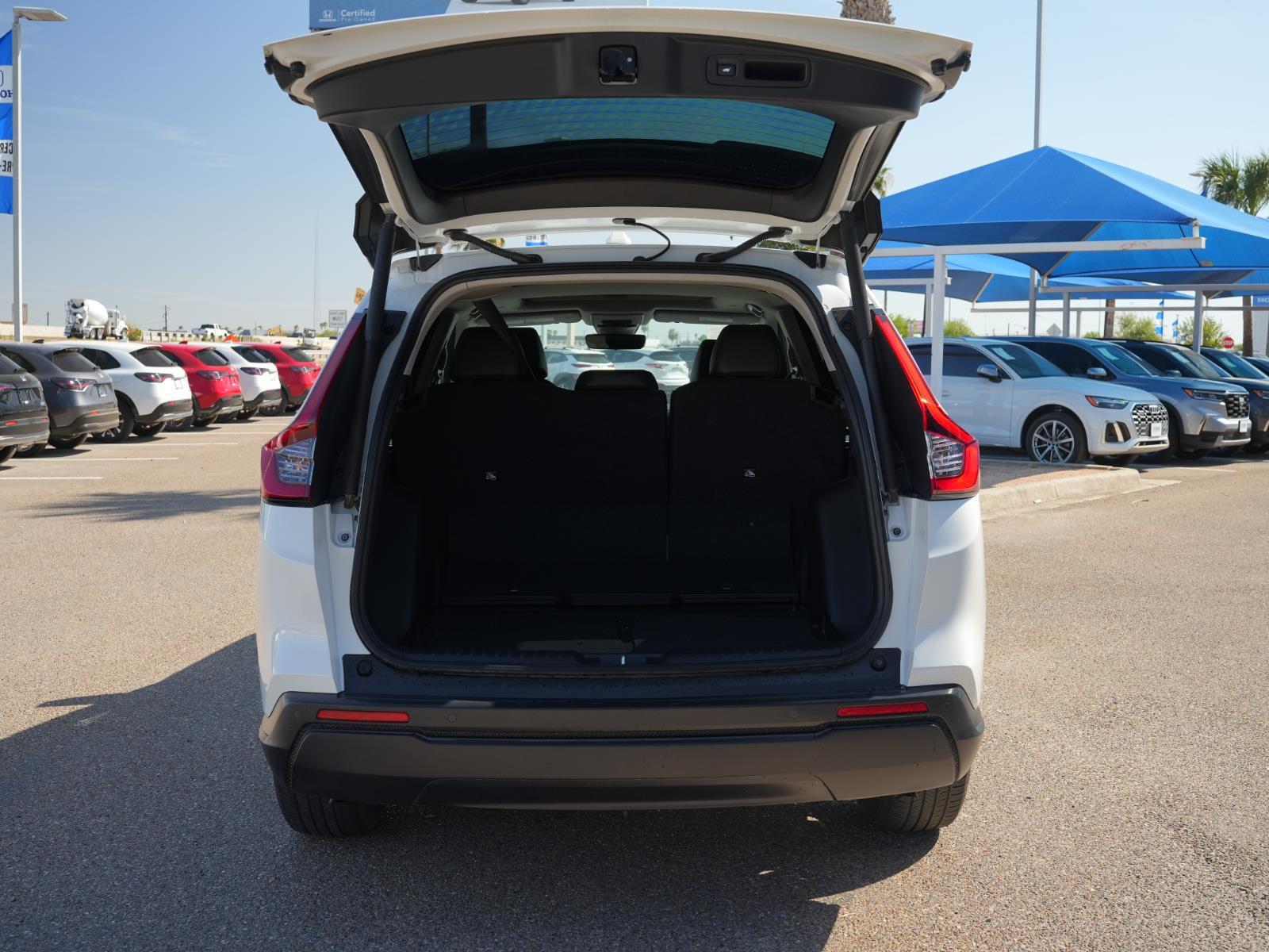 View vehicle photo 7