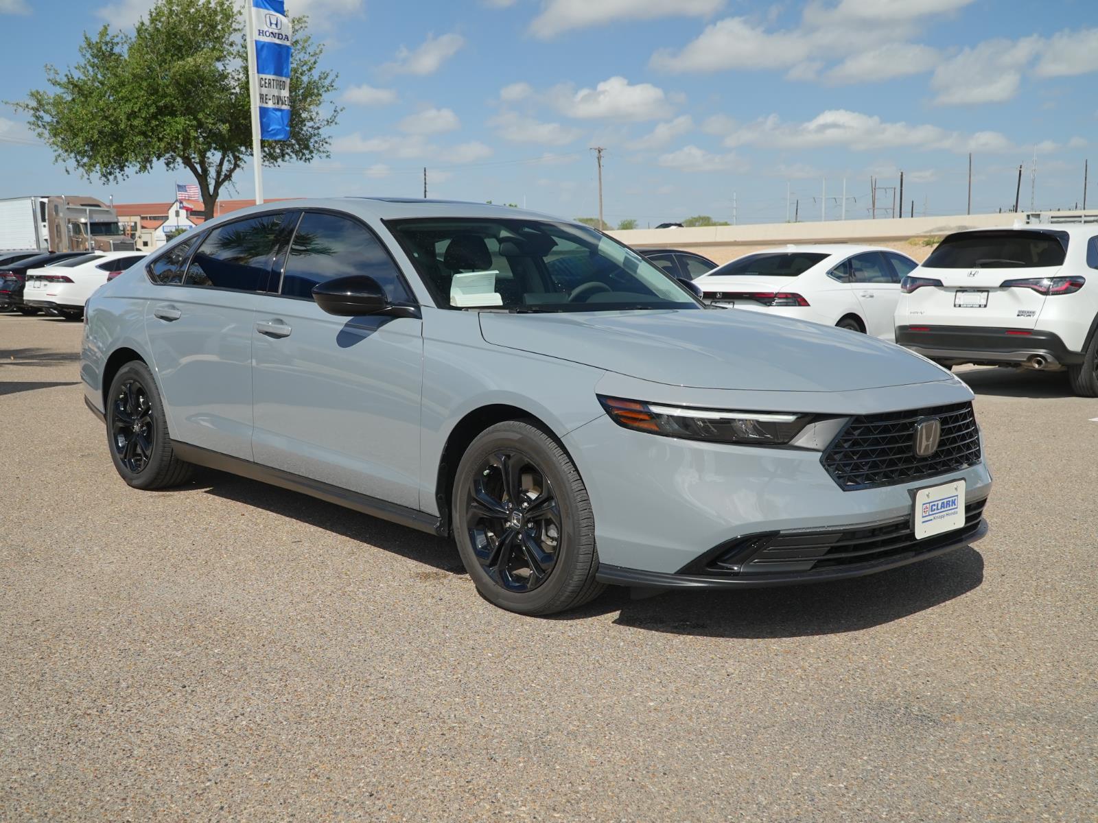 View vehicle photo 3