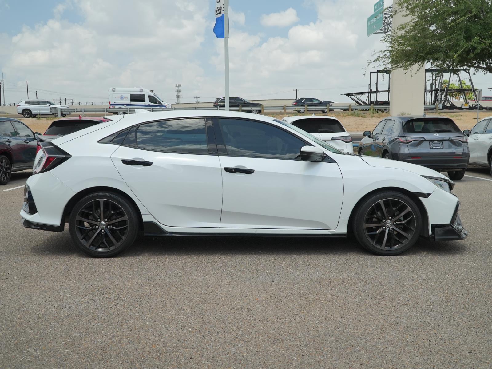 View vehicle photo 4