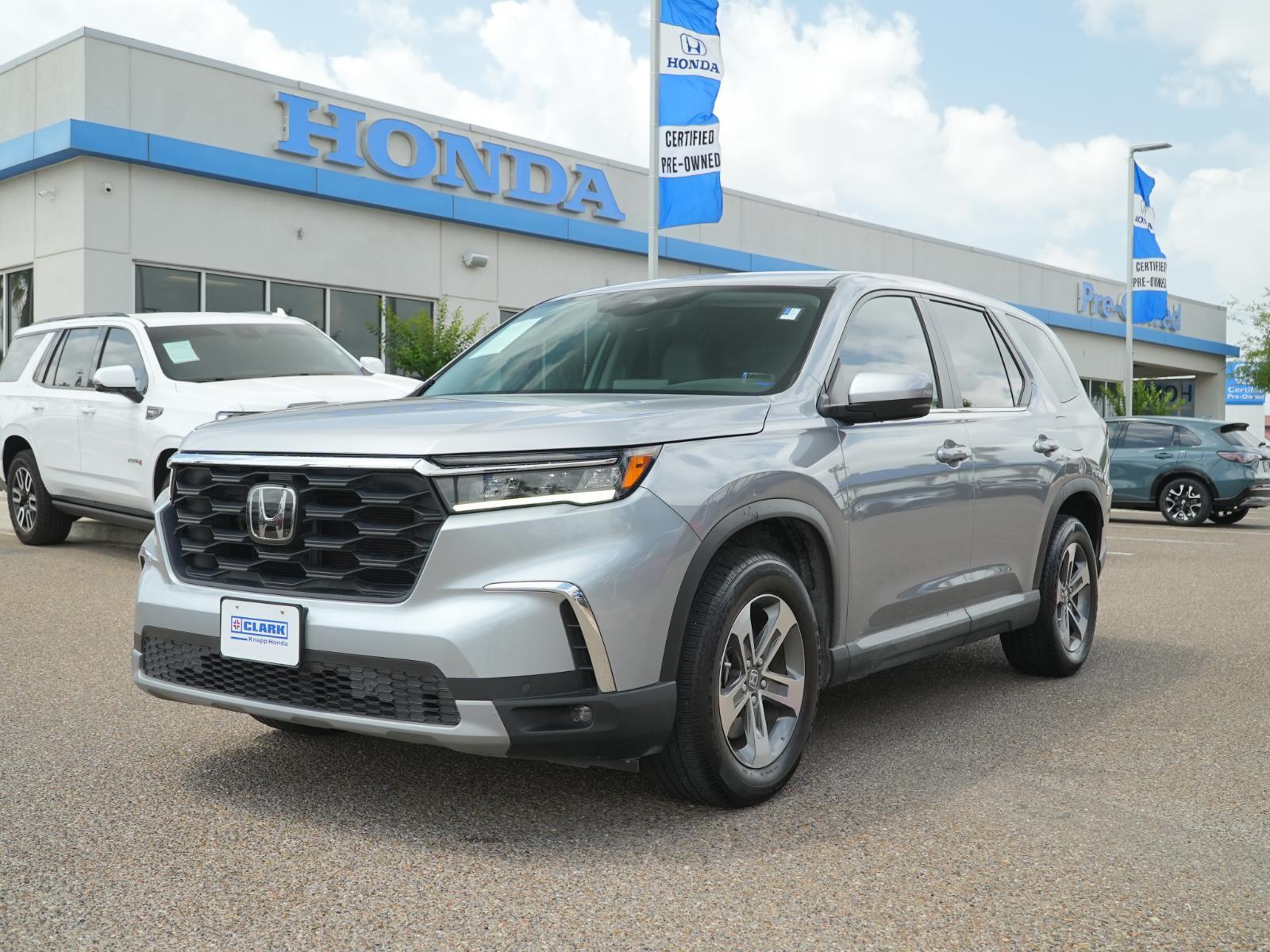 2024 Honda Pilot EX-L AWD with Captains Chairs