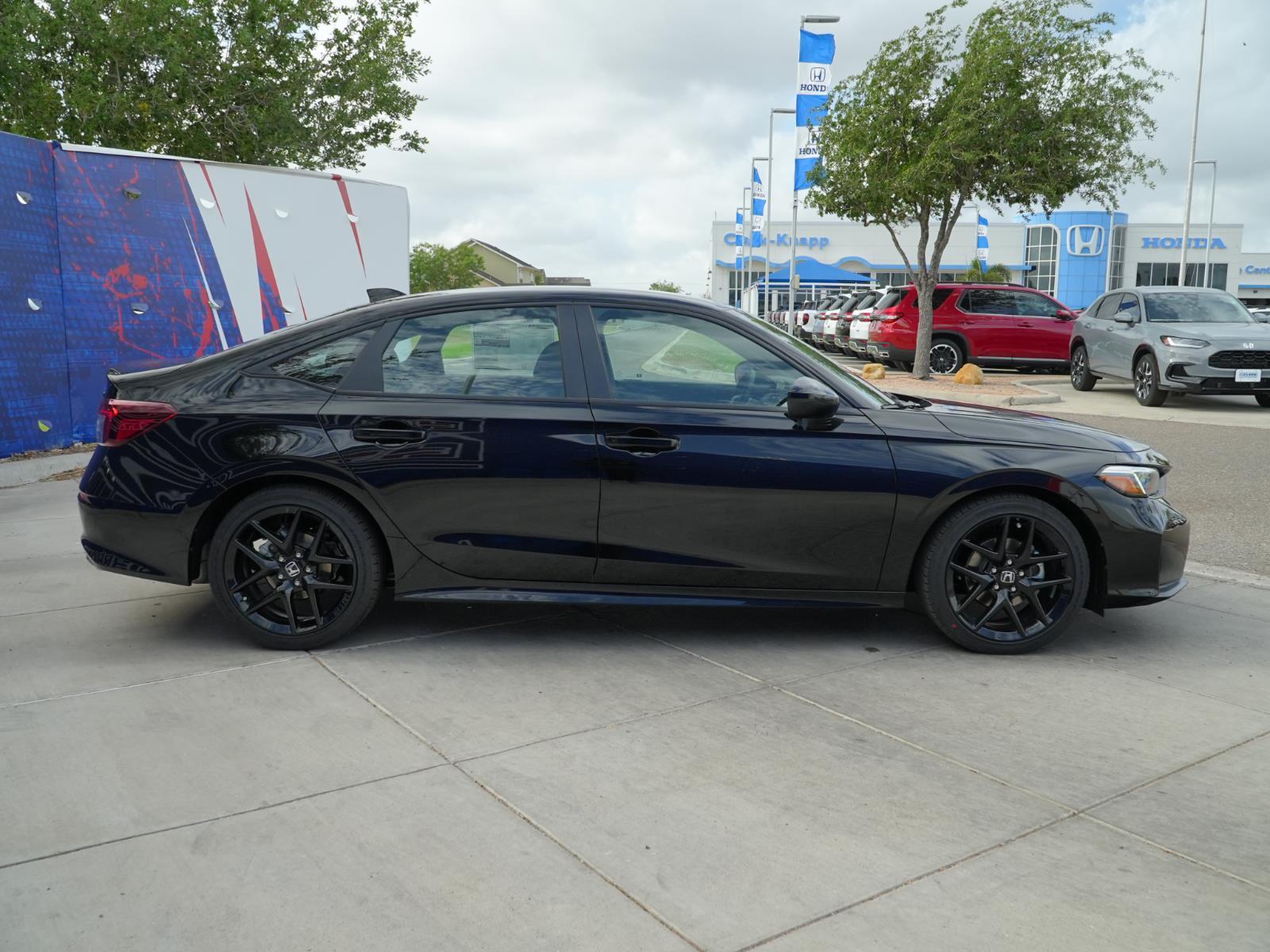 View vehicle photo 4