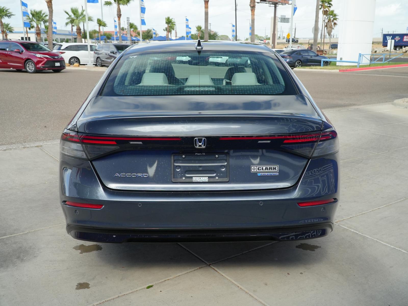 View vehicle photo 6