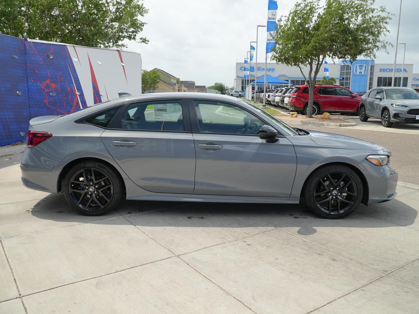 View vehicle photo 4