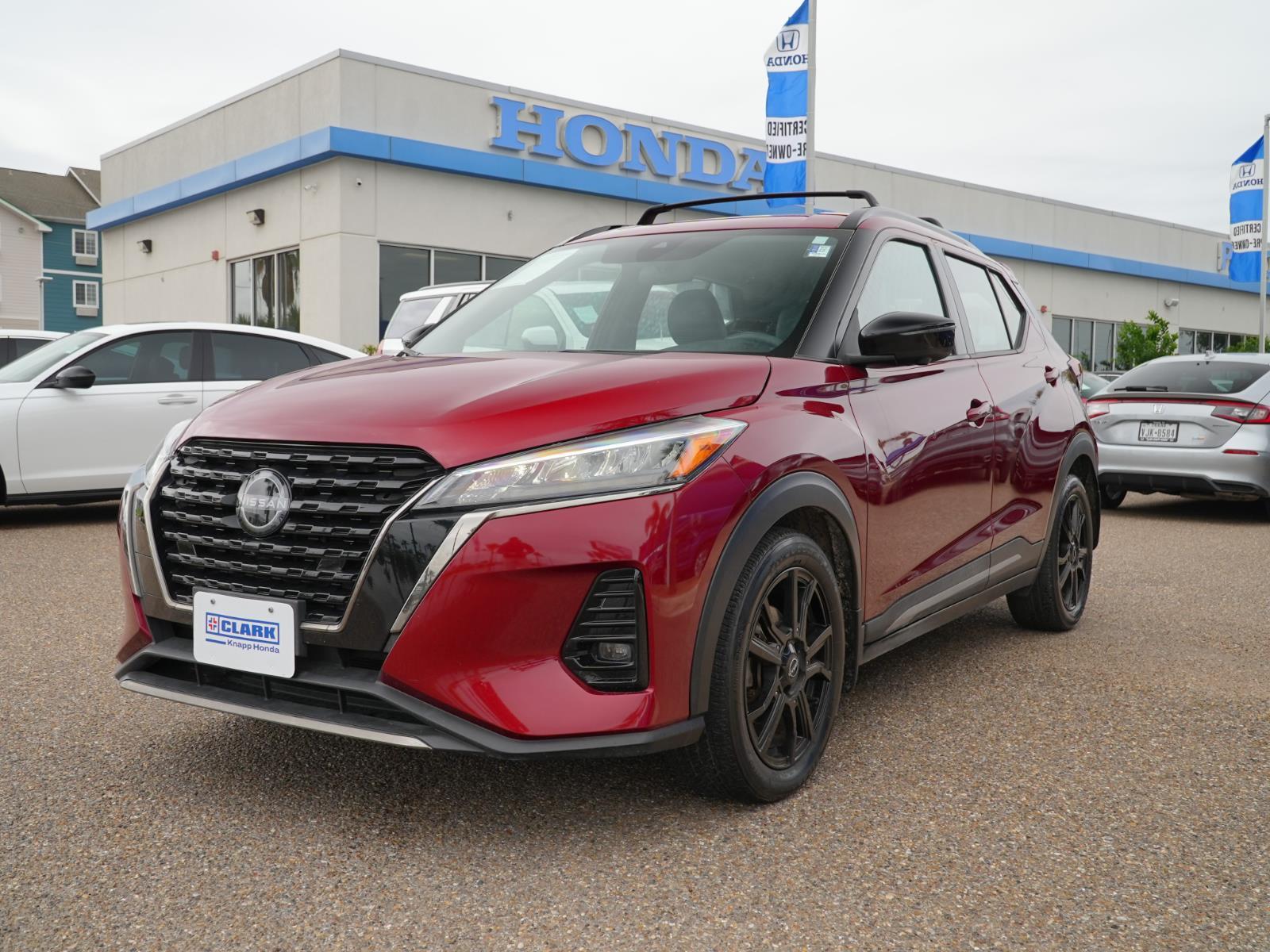 Red (Scarlet Ember Tintcoat) 2022 Nissan Kicks SR FWD SUV / Crossover Front-Wheel Drive Continuously Variable Transmission