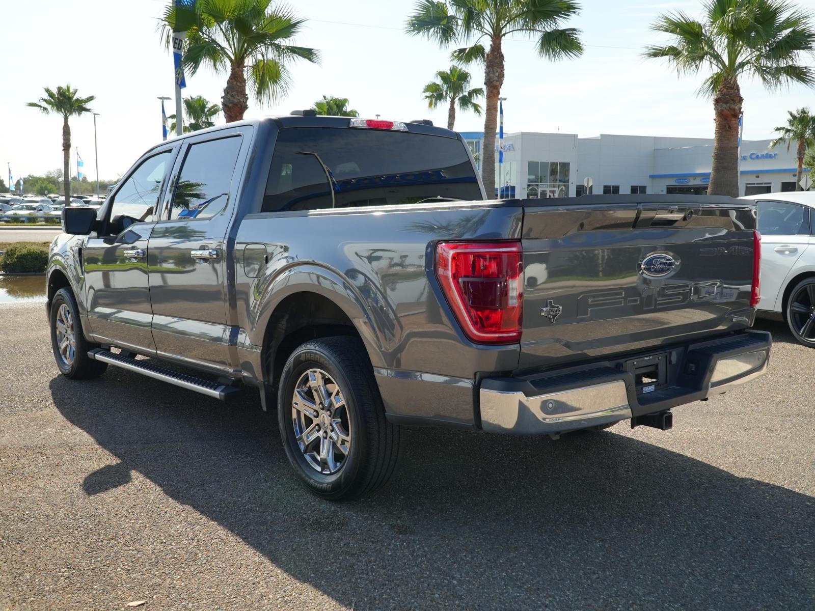View vehicle photo 6