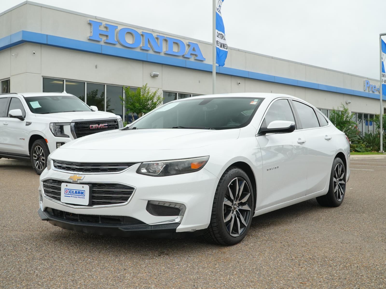 Summit White 2017 Chevrolet Malibu LT FWD Sedan Front-Wheel Drive 6-Speed Automatic