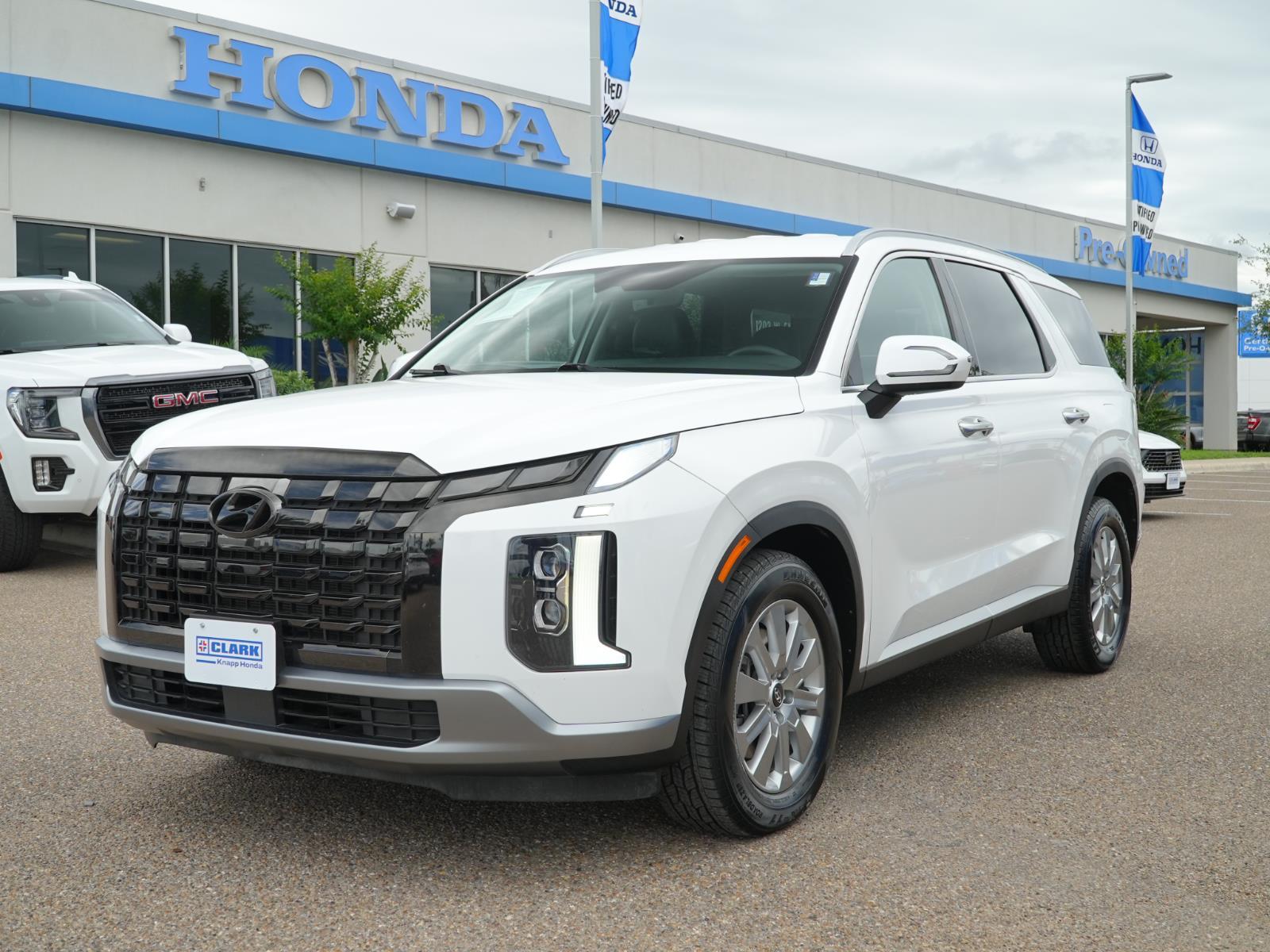 Hyper White 2024 Hyundai Palisade SEL FWD SUV / Crossover Front-Wheel Drive Automatic