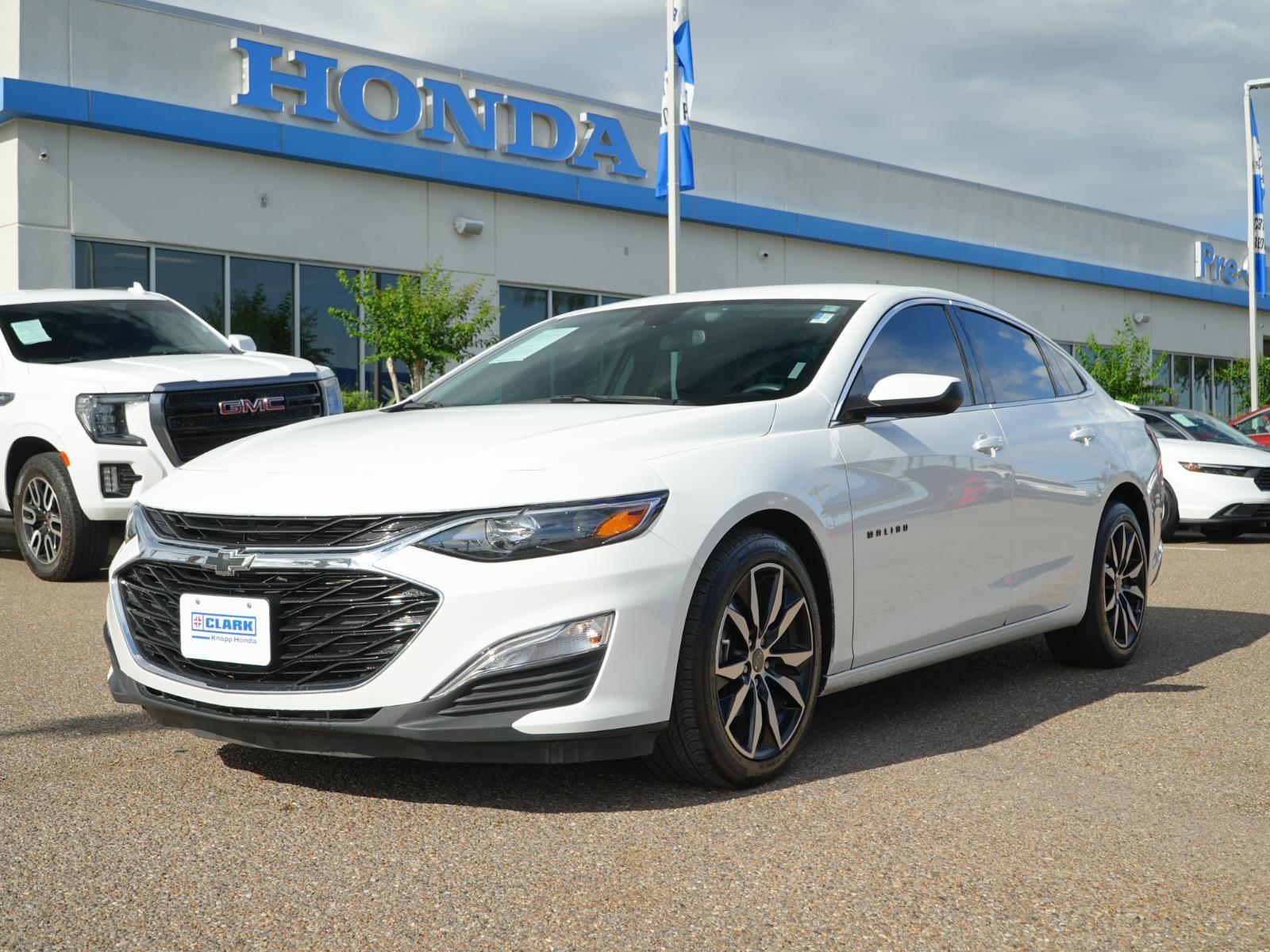 Summit White 2025 Chevrolet Malibu RS FWD Sedan Front-Wheel Drive Continuously Variable Transmission