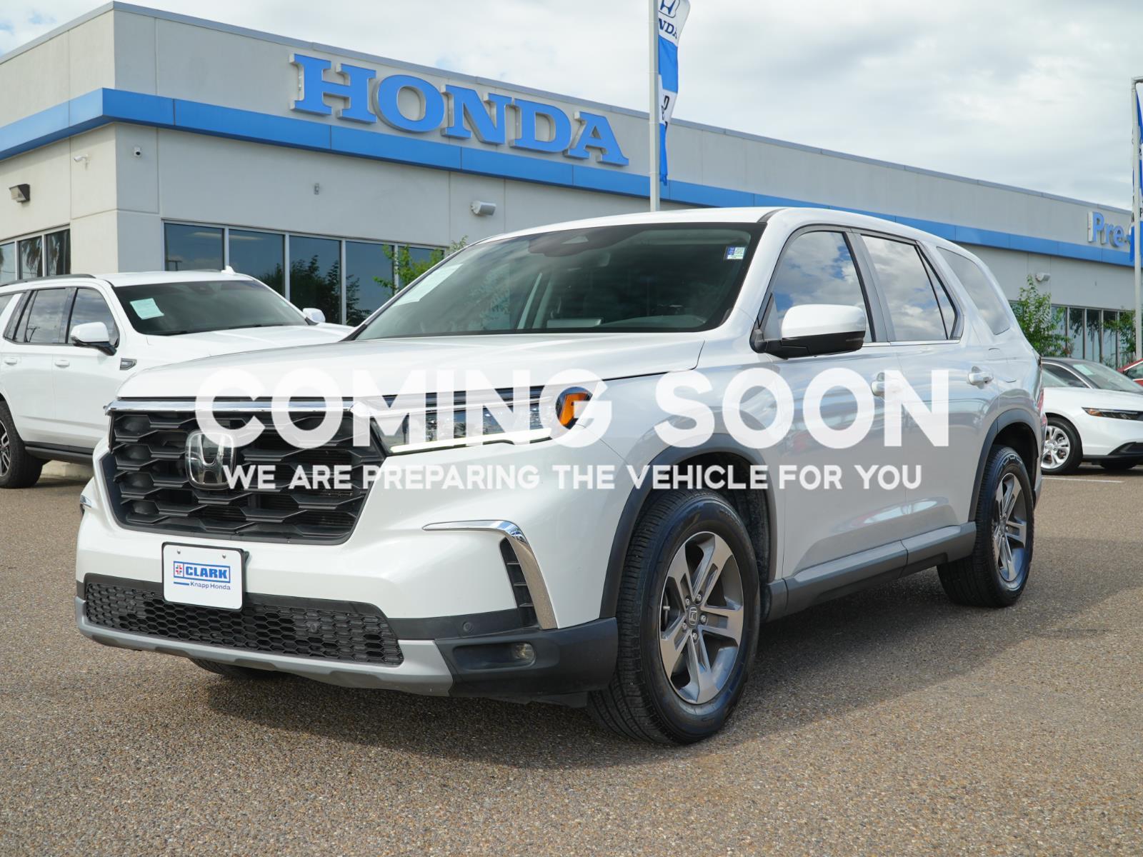 Platinum White Pearl 2023 Honda Pilot EX-L FWD SUV / Crossover Front-Wheel Drive Automatic