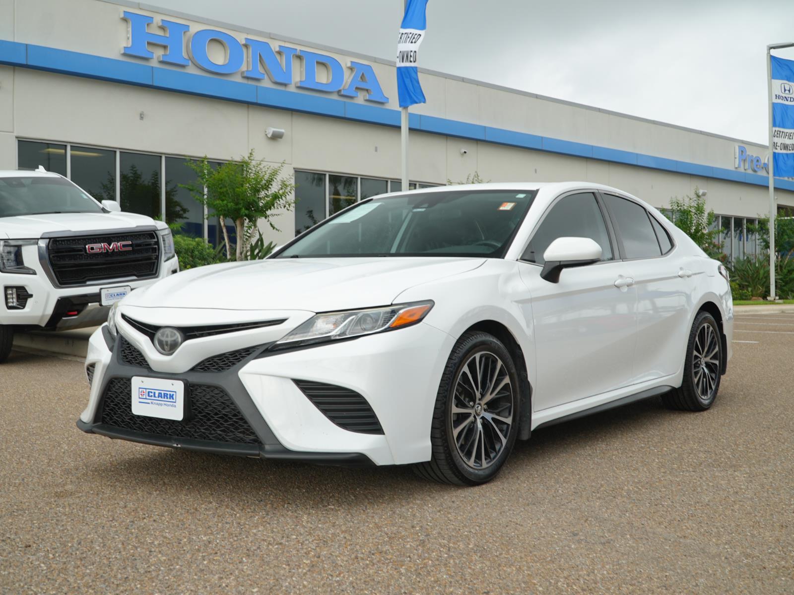 Super White 2020 Toyota Camry SE FWD Sedan Front-Wheel Drive 8-Speed Automatic