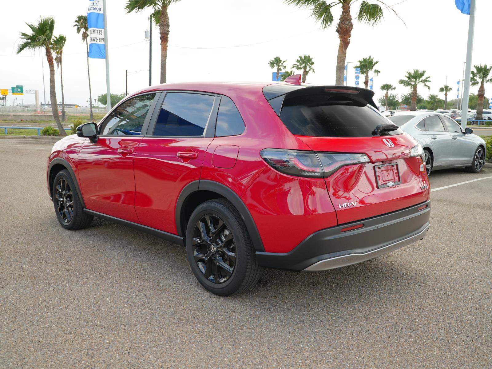 View vehicle photo 7