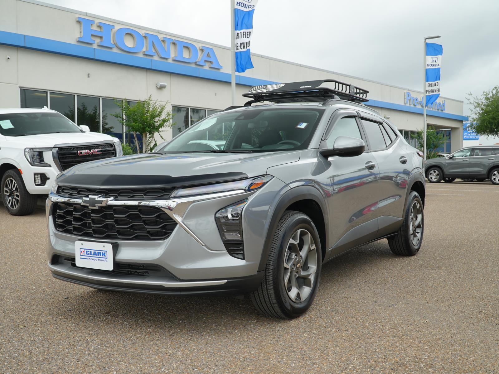 Sterling Gray Metallic 2025 Chevrolet Trax LT FWD SUV / Crossover Front-Wheel Drive 6-Speed Automatic