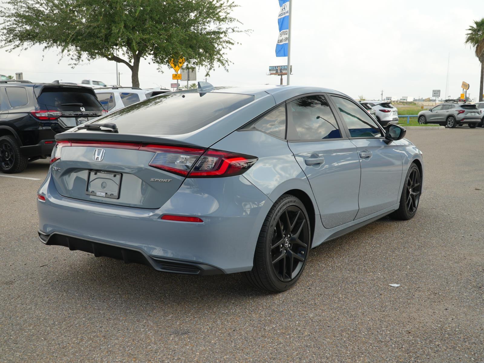 View vehicle photo 5