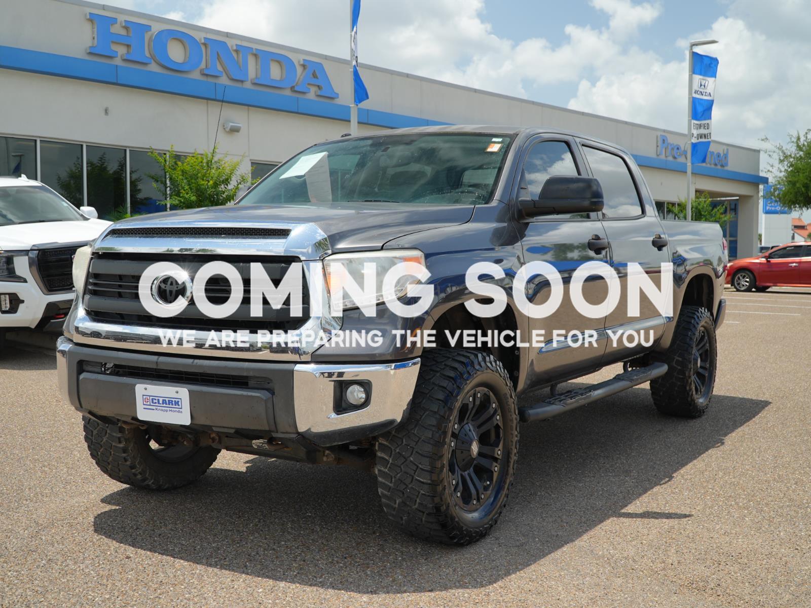 Magnetic Gray Metallic 2017 Toyota Tundra SR5 CrewMax 5.7L FFV 4WD Pickup Truck Four-Wheel Drive 6-Speed Automatic