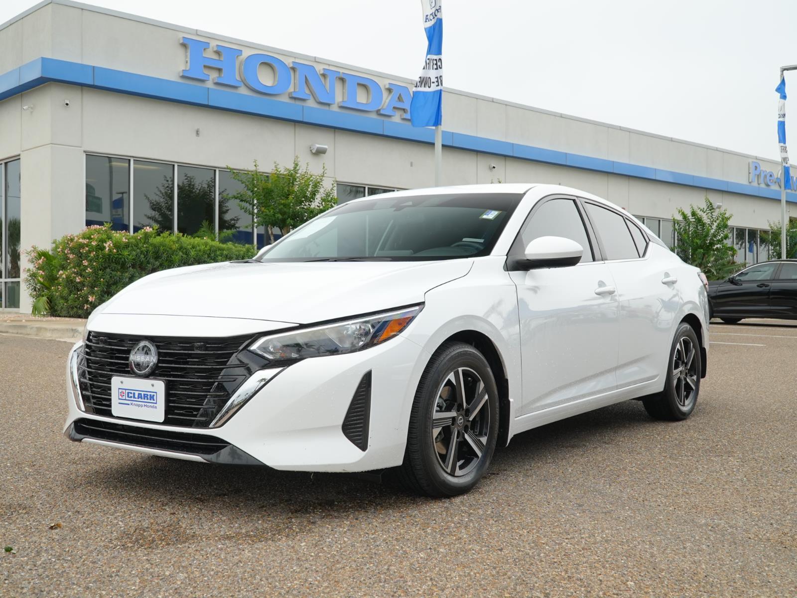 White (Fresh Powder) 2025 Nissan Sentra SV FWD Sedan Front-Wheel Drive Continuously Variable Transmission