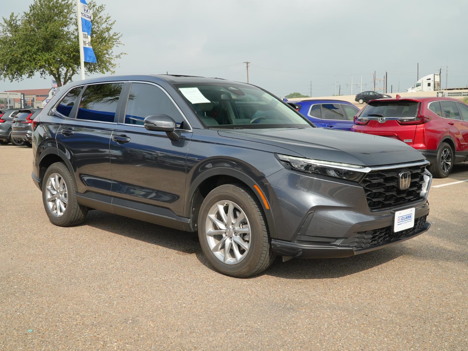 View vehicle photo 3
