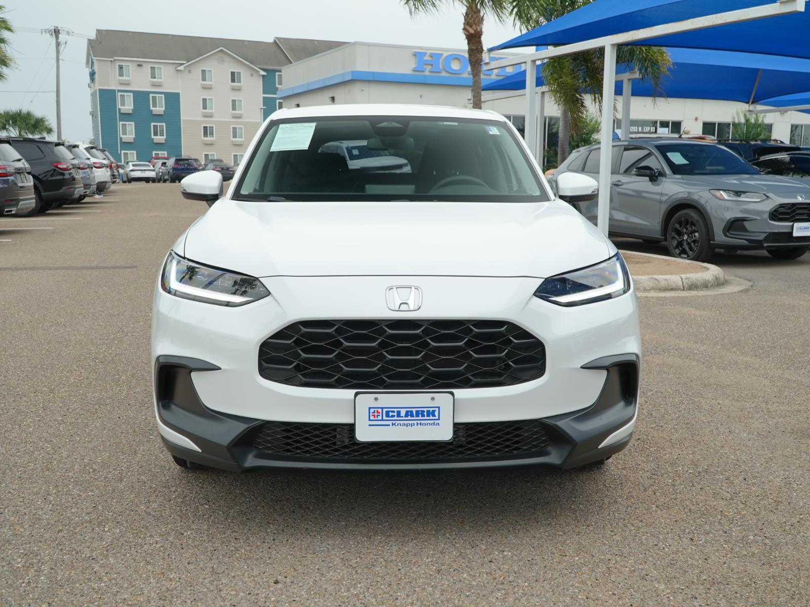 View vehicle photo 2