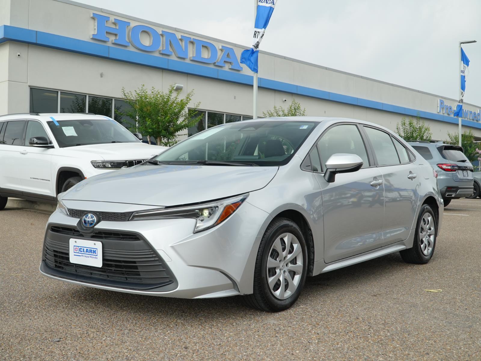 Classic Silver Metallic 2023 Toyota Corolla Hybrid LE FWD Sedan Front-Wheel Drive Continuously Variable Transmission