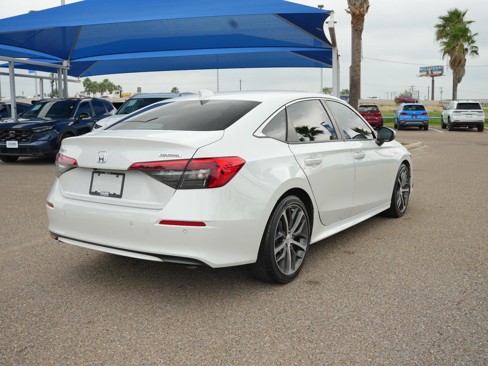 View vehicle photo 5