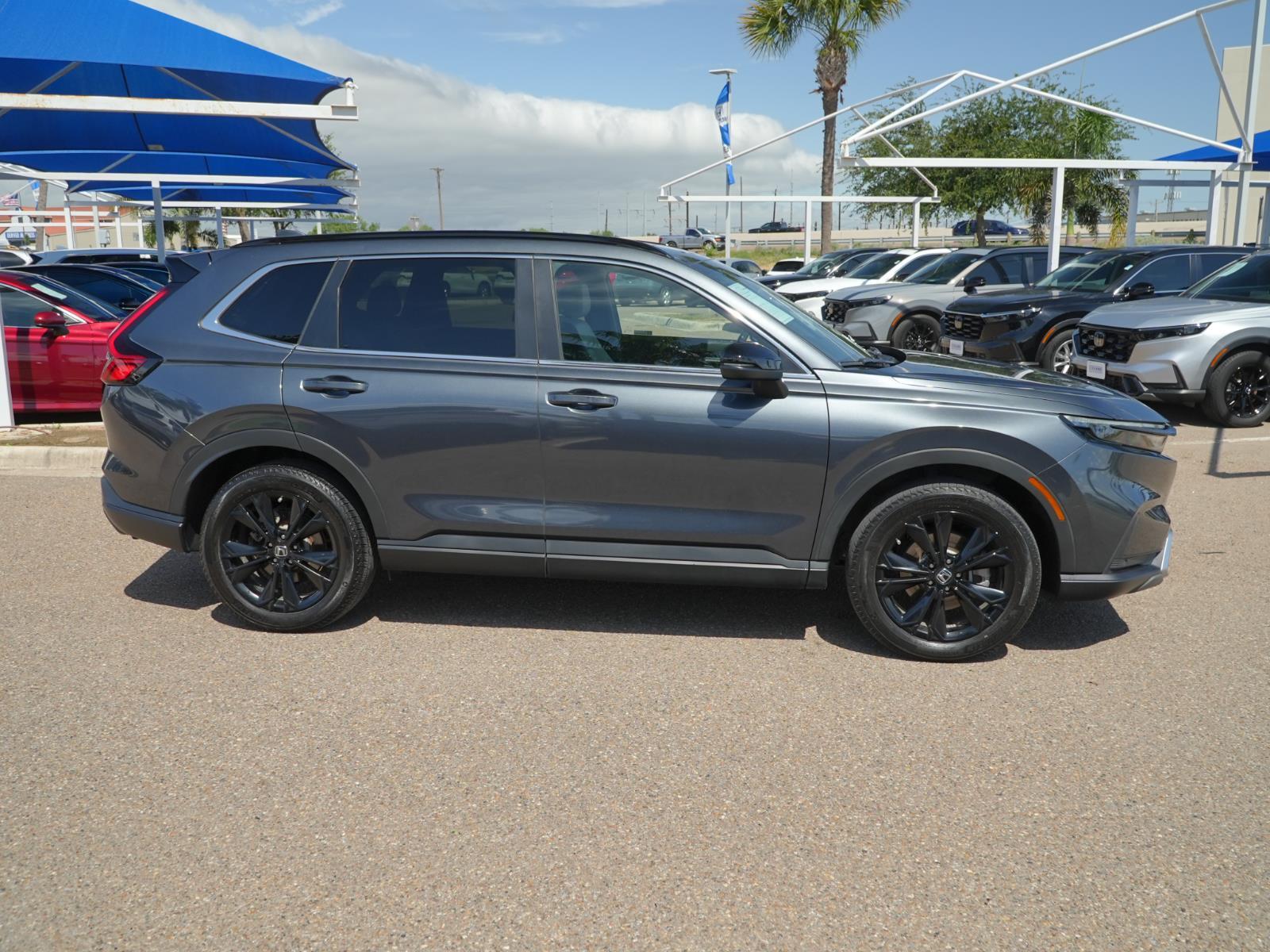 View vehicle photo 4