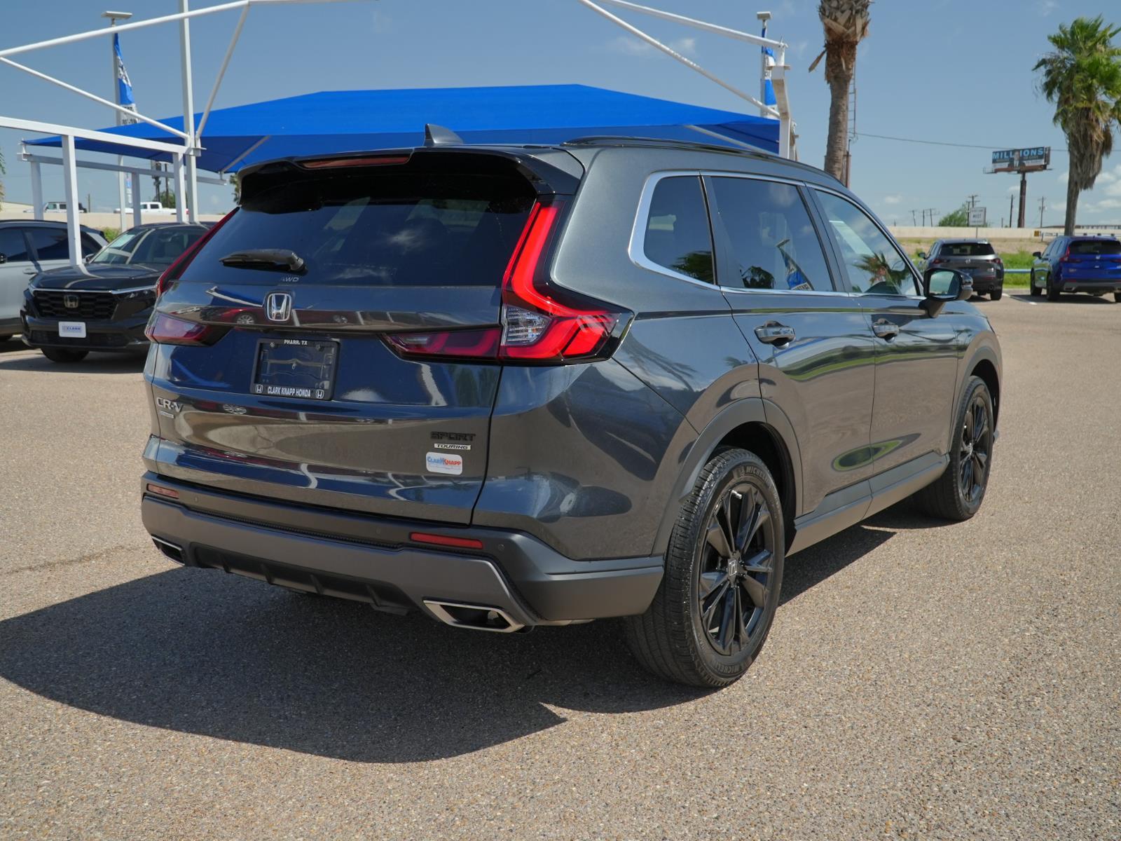 View vehicle photo 5