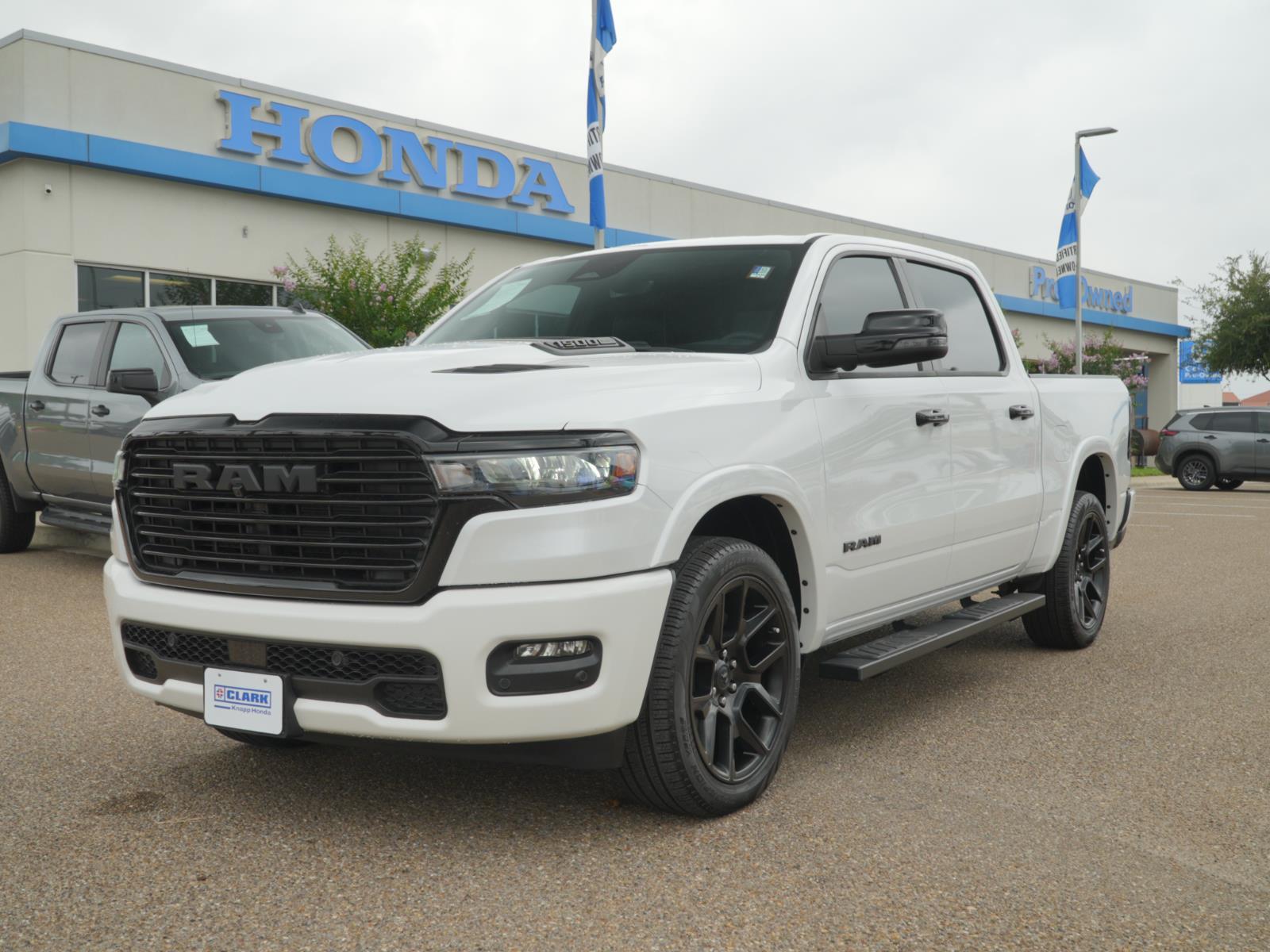 2025 RAM 1500 Laramie Crew Cab 4WD